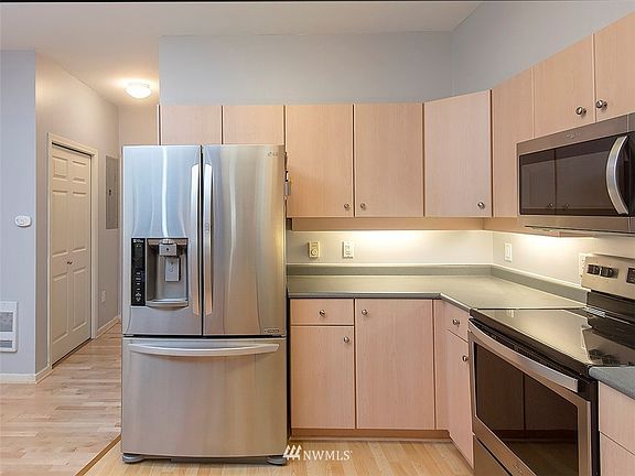 5th image of 4217 164th Street SW #B-107
