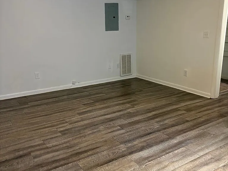 219 Hillcrest Ave — Photo 3