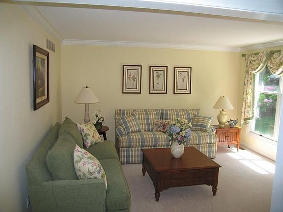 3rd image of 16001 Park Forest Ct