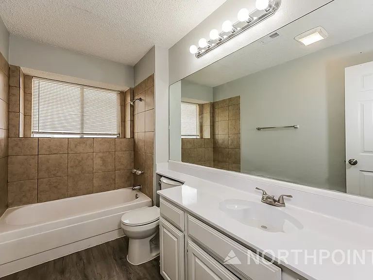 404 Derby Ln — Photo 14
