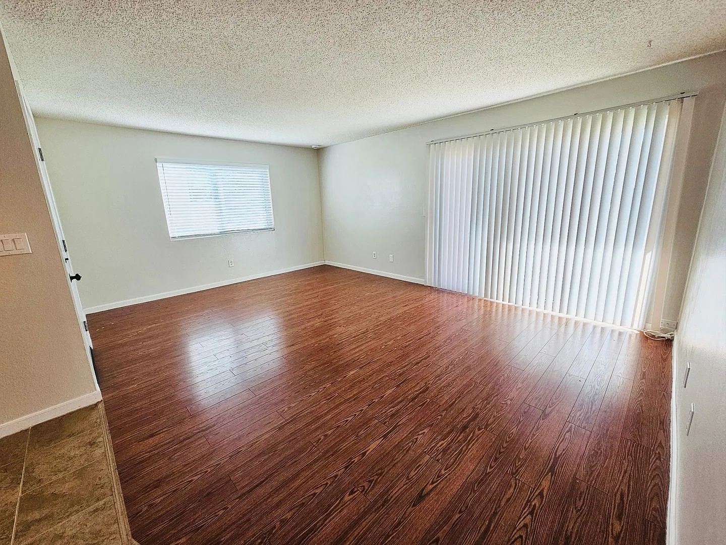10933 Rincon St — Photo 2