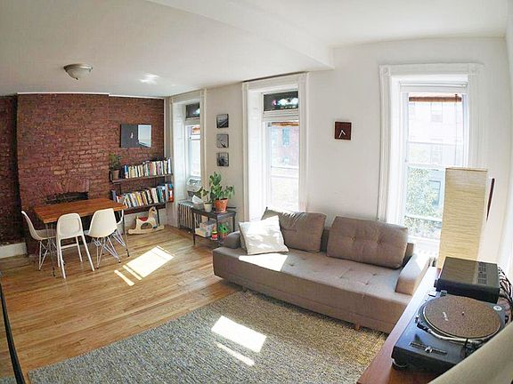 2nd image of 735 Franklin Ave #3