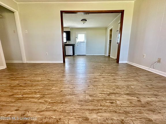 2nd image of 4363 Eagle Lake Shore Rd