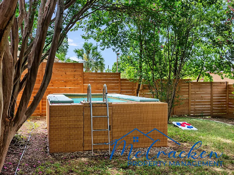 809 Nile St — Photo 5