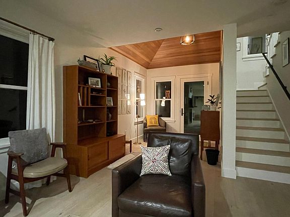 Top Unit - Reading Nook