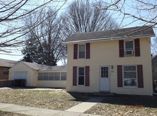 207 W 7th St, Prophetstown, IL 61277