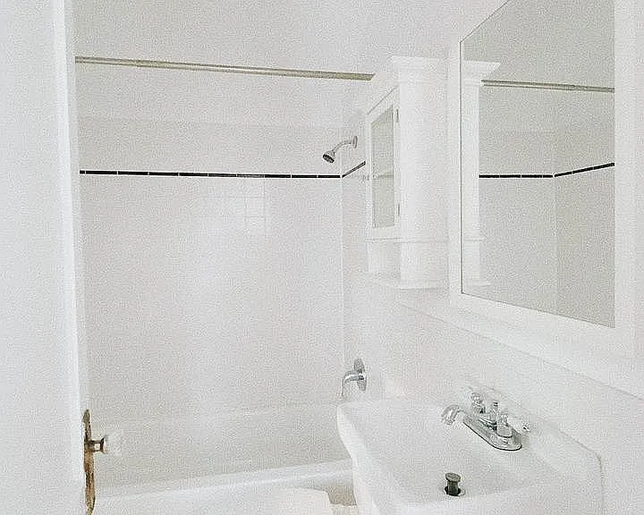 1702 Grand St NE #2 — Photo 3