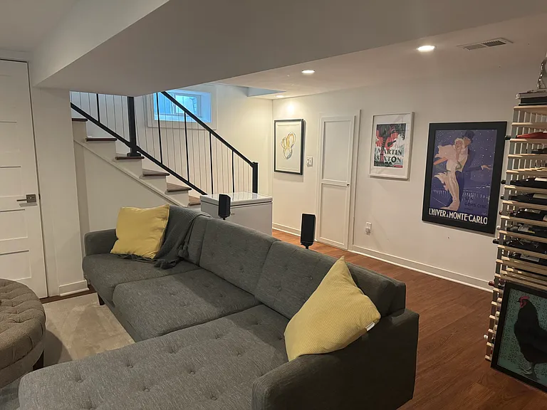7409 York Ter — Photo 14