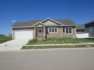 3320 Prairie Commons St, Williston, ND 58801