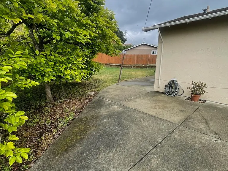 300 Swan Way — Photo 13
