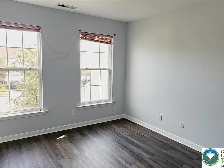 1816 Emerald Dr S — Photo 42