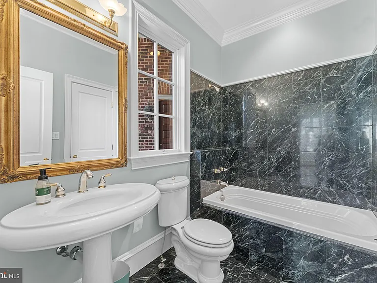 8541 Old Dominion Dr — Photo 66