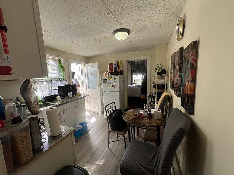 514 N Queen St #2 — Photo 4