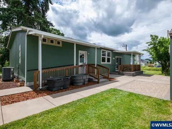 1017 N 2nd St, Jefferson, OR 97352