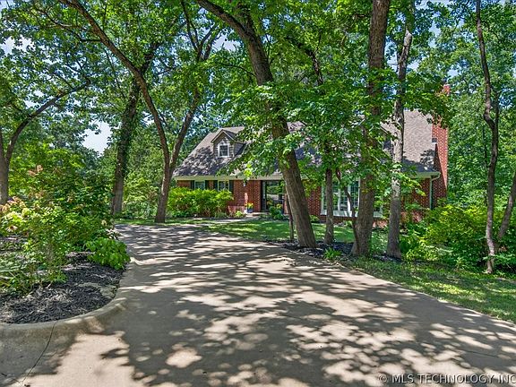 3rd image of 1902 Skyline Pl
