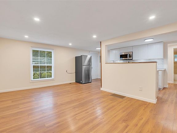 4th image of 7495 MITCHELL ROAD