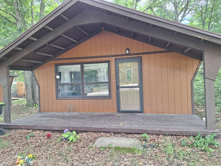 2404 Artist Ave — Photo 2