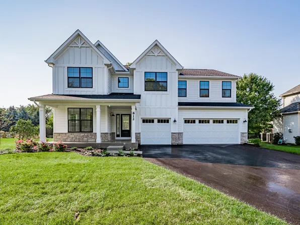 812 Pueblo Ct, Naperville, IL 60565