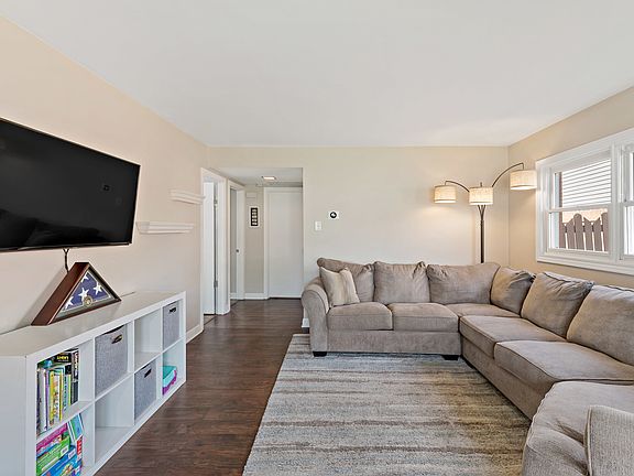 4th image of 3167 W Palisades Dr