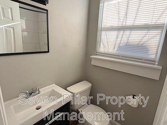 5th image of 1046 Republic Ave