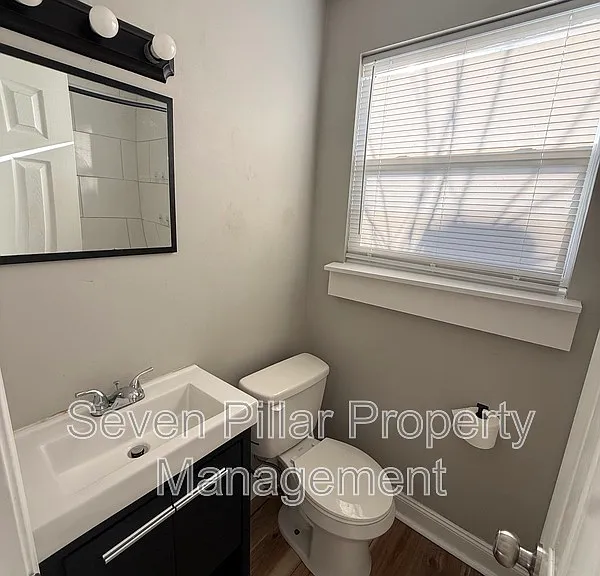 1046 Republic Ave — Photo 5