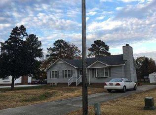 1736 Foxhall Dr, Rocky Mount, NC 27804