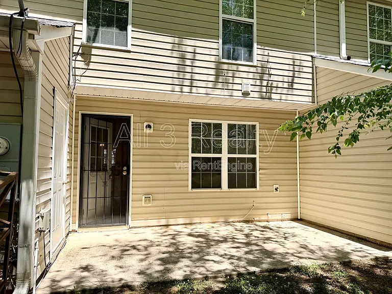 1863 Grove Way — Photo 22