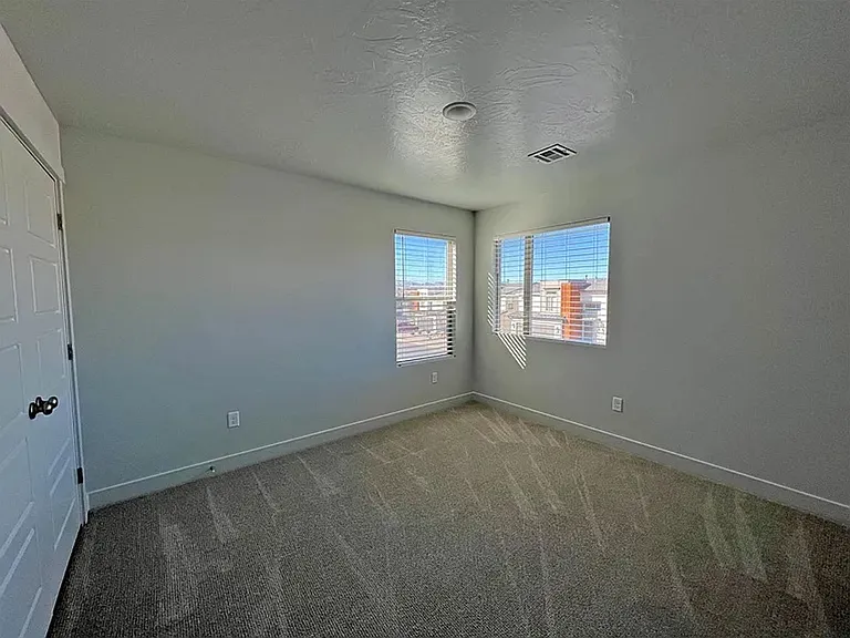 4104 E Phobos Ln — Photo 29