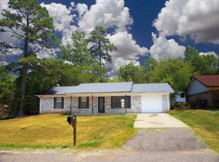 10204 Rolling Pines Dr, Tyler, TX 75707