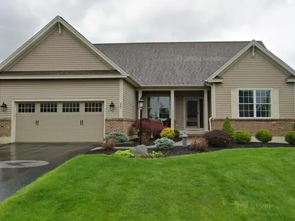 17 Bedford Circle, Mechanicville, NY 12118