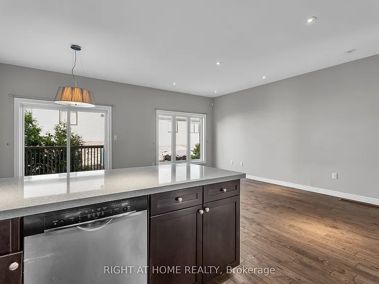 1030 Oakcrossing Gate #16 — Photo 11