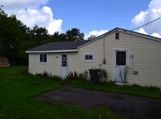 523 Hillside St, Vandling, PA 18421
