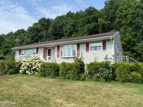 128 Angel Dr, Hollidaysburg, PA 16648