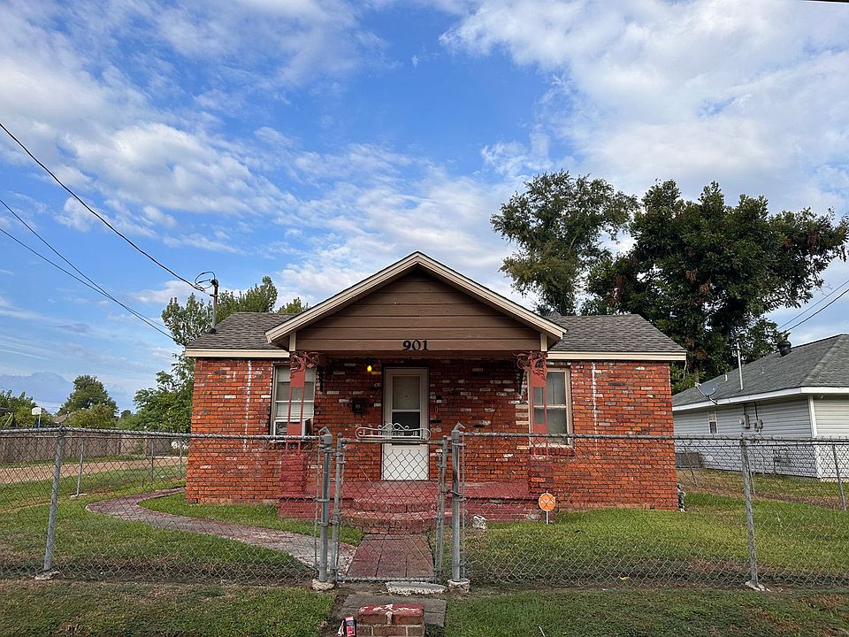 1st image of 901 Lincoln St
