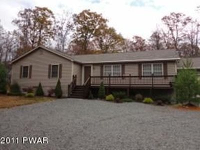 123 Parkwood Dr, Hawley, PA, 18428