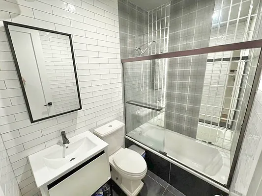 Bathroom, photo 1