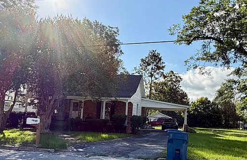 410 Mosley St Photo 1