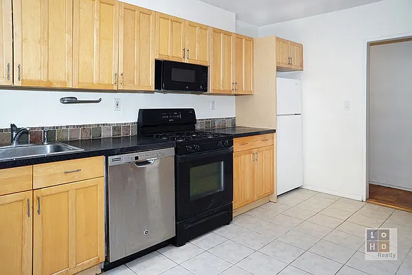 Rented by LoHo Realty | media 18