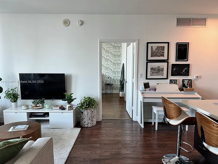 90 SW 3rd St #3107 — Photo 5