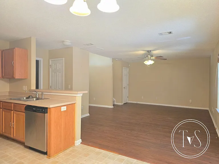 139 Wax Myrtle Ct — Photo 9