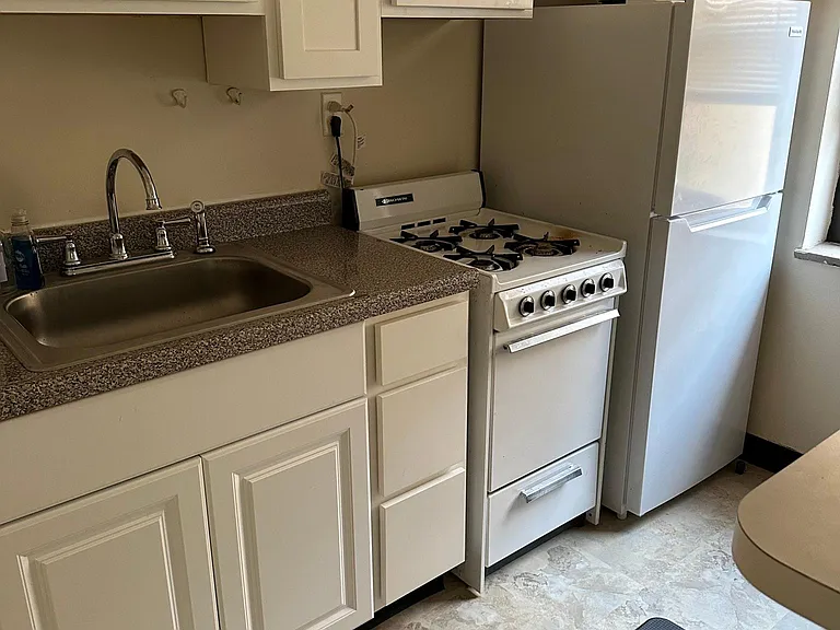 5930 Walnut St #C1 — Photo 14