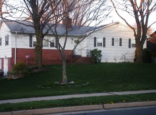 6 Hardenburg Ln, East Brunswick, NJ 08816