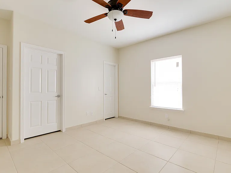 Enclave Apartments — Photo 18