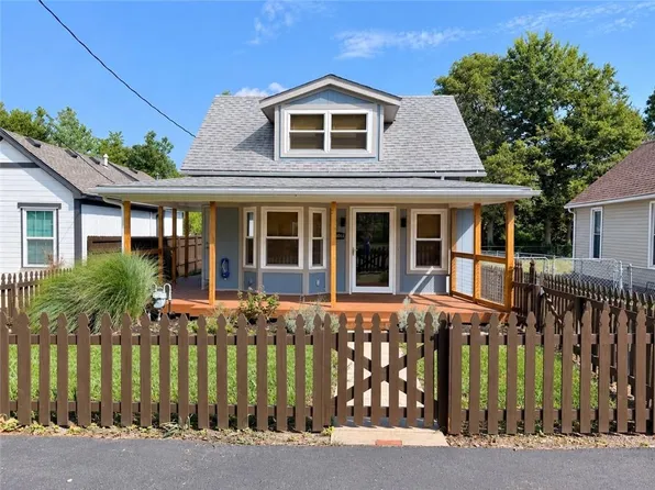 19885 S Main St, Spring Hill, KS 66083