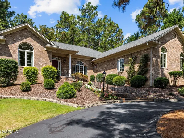 272 Longleaf Drive, West End, NC 27376