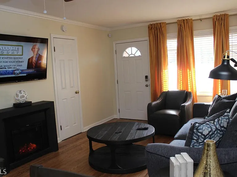 1260 Woodland Ave NE #B — Photo 6