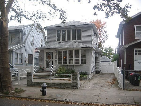 Picture Perfect One family Duplex!