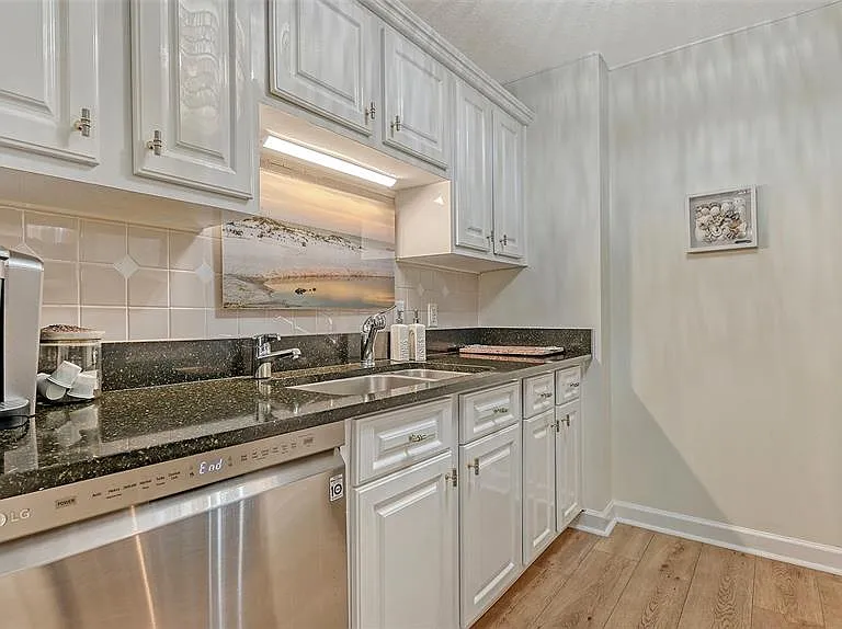 750 N Tamiami Trl #304 — Photo 5
