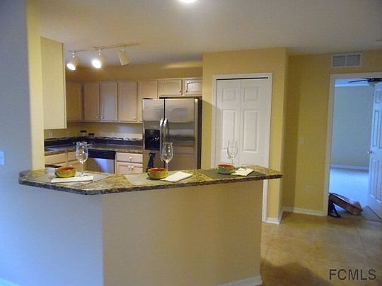 5th image of 18 Ludlow Ln E