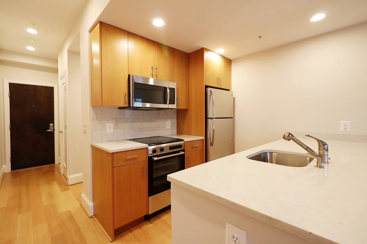 Building Photo - 1712 17th St NW